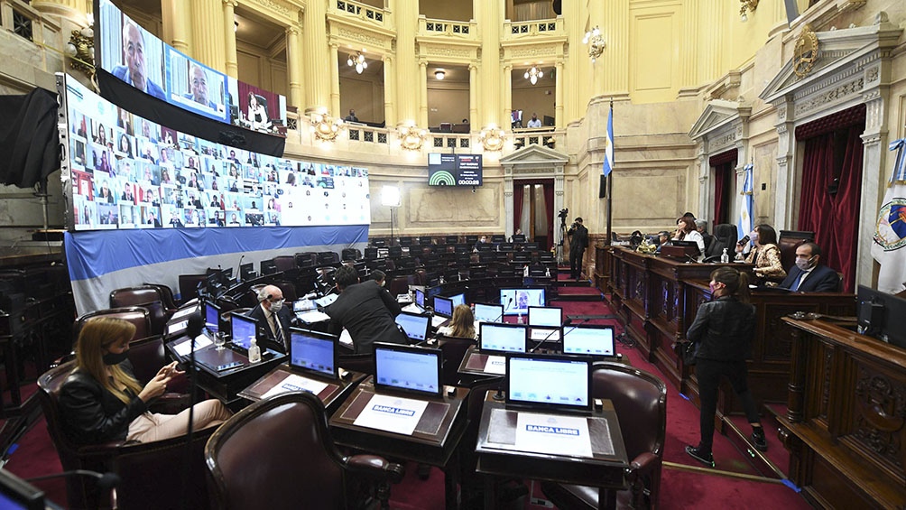 Se tratará durante la sesión una iniciativa que llega en revisión desde Diputados, que apunta al sostenimiento de la actividad económica en el marco de la pandemia. Se tratará durante la sesión una iniciativa que llega en revisión desde Diputados, que apunta al sostenimiento de la actividad económica en el marco de la pandemia.